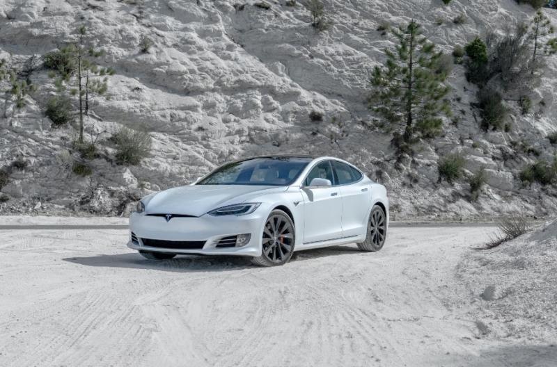 Электрокары Tesla научат делать «стойку гепарда» Электрокары Tesla научат делать «стойку гепарда»
