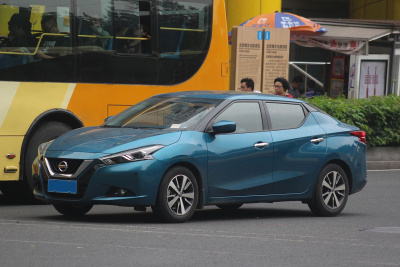 Nissan_Lannia